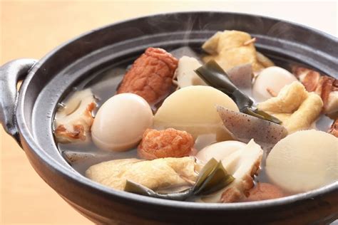  Oden: Une Symphonie Savoureuse de Bouillon Umami et de Légumes Caramélisés!